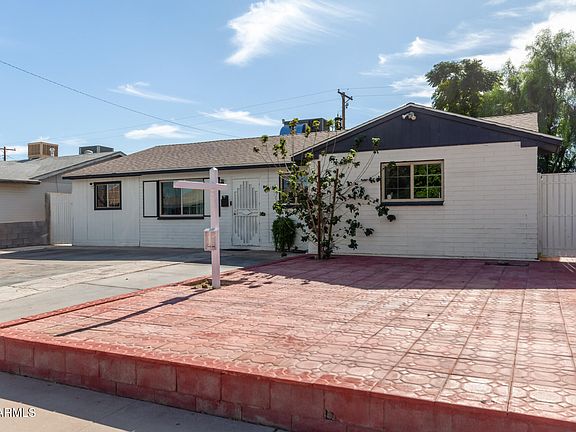 3rd image of 8151 W Clarendon Ave