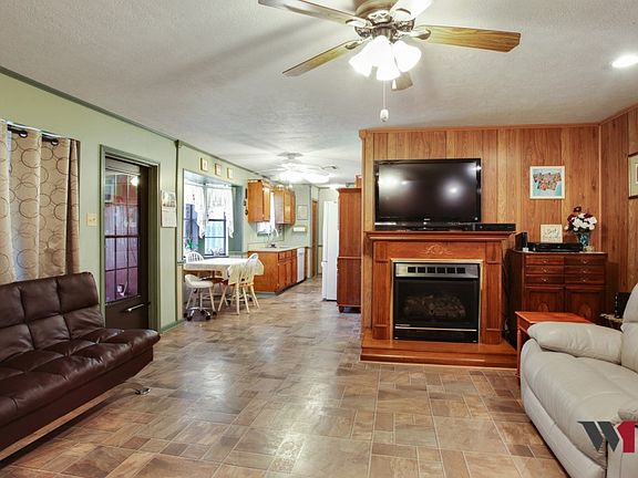 4th image of 308 Vanessa Ave