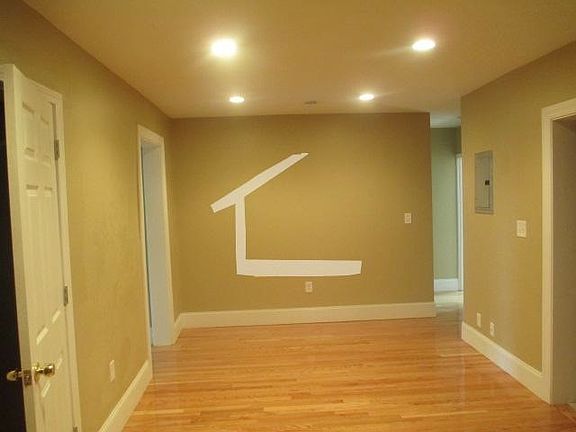 4th image of 74 Egmont St #17HR