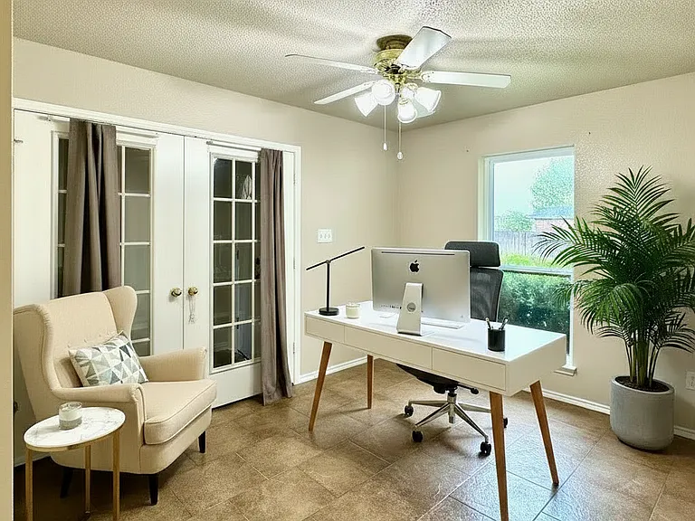 Bedroom/office