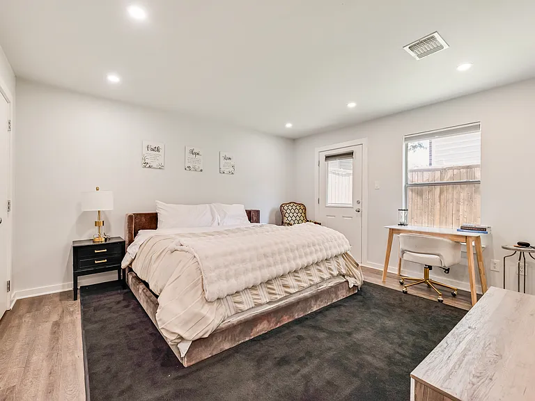 4926 Homer St — Photo 15