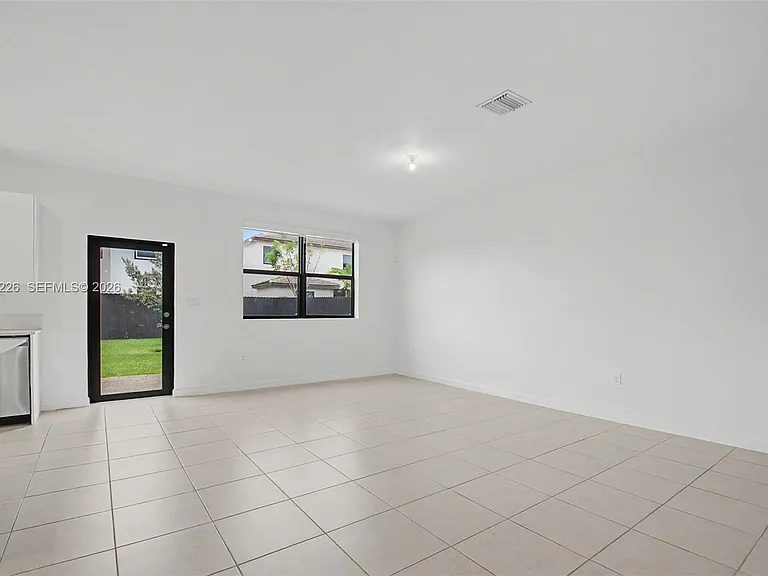 23393 SW 133rd Ave — Photo 5