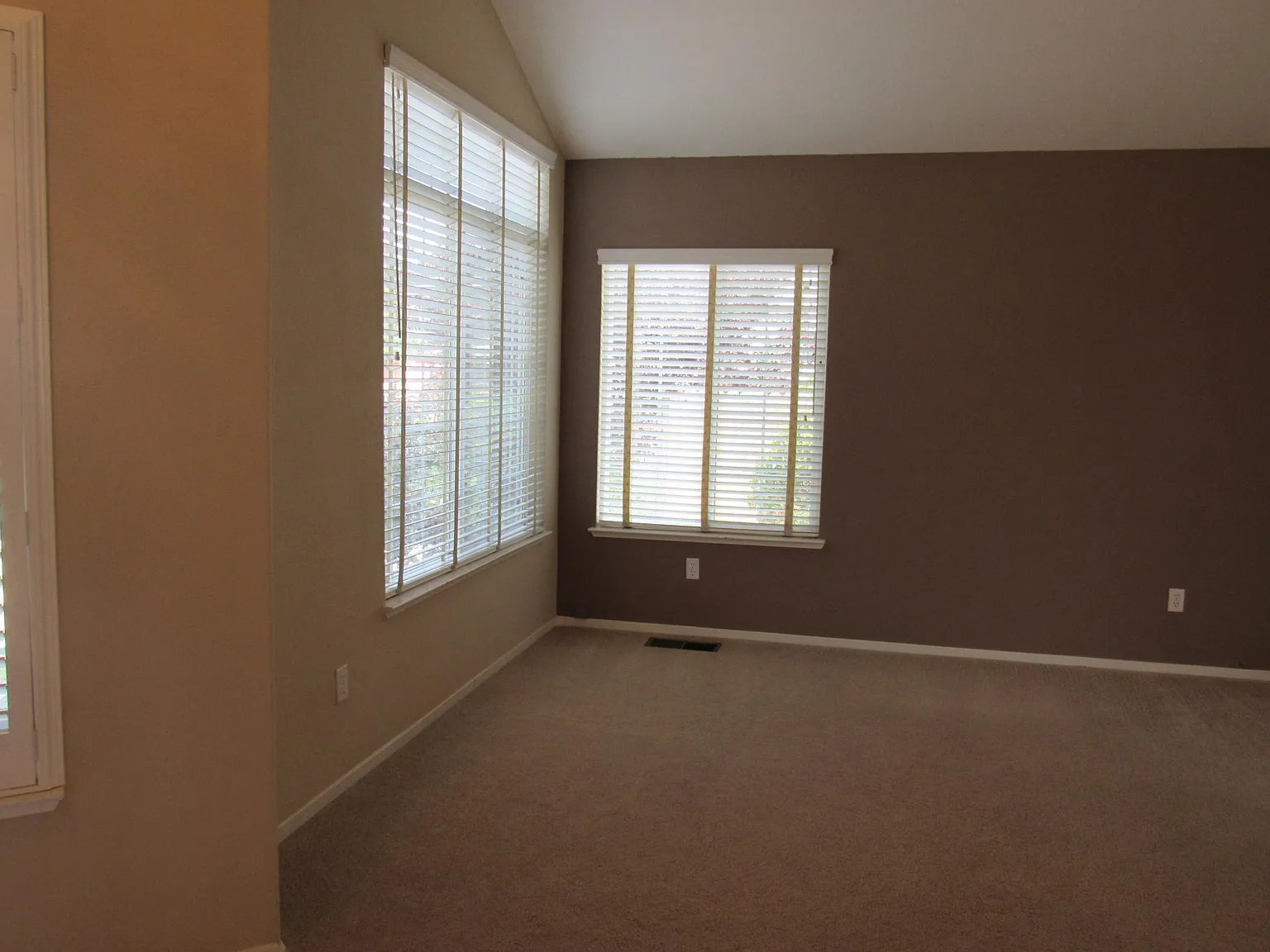 14420 Lasso Dr photo 1