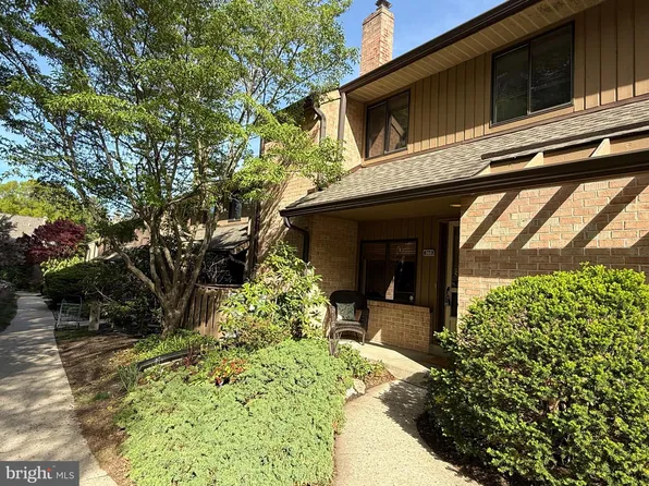 360 Paoli Woods Dr #360, Paoli, PA 19301