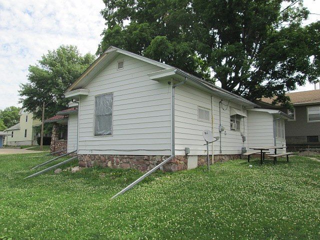 2nd image of 608 5th St