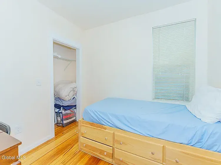 285 10th St #1 — Photo 9