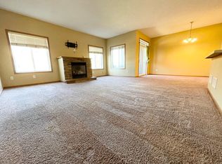 6898 Meadow Grass Ln S, Cottage Grove, MN 55016