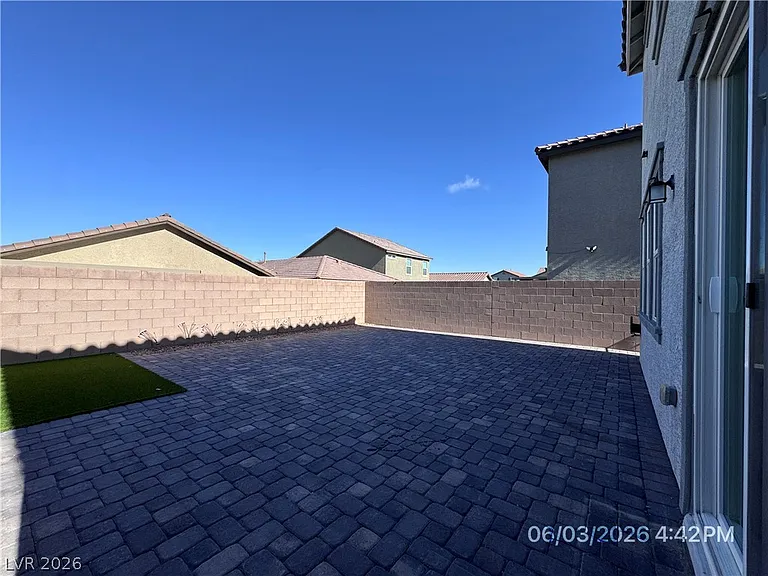 9552 Bursill St — Photo 10