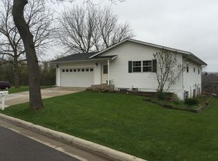 516 Hill St, Baraboo, WI 53913