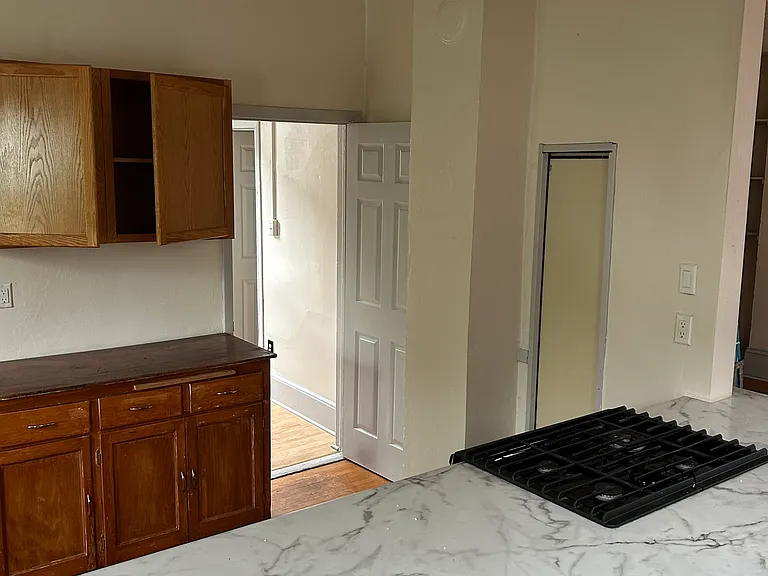 2843 N Bremen St #3 — Photo 6