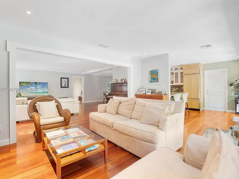 412 Gerona Ave — Photo 7