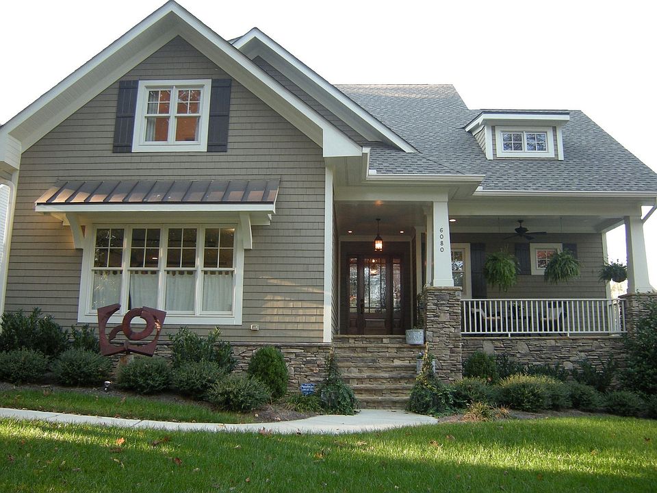 SouthPark Area Executive Home with 3-Car Garage, Pool and Spa