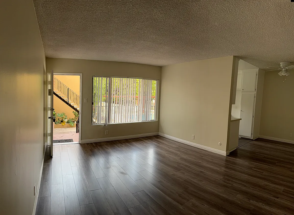 Building Photo - 434 S 6th St #F