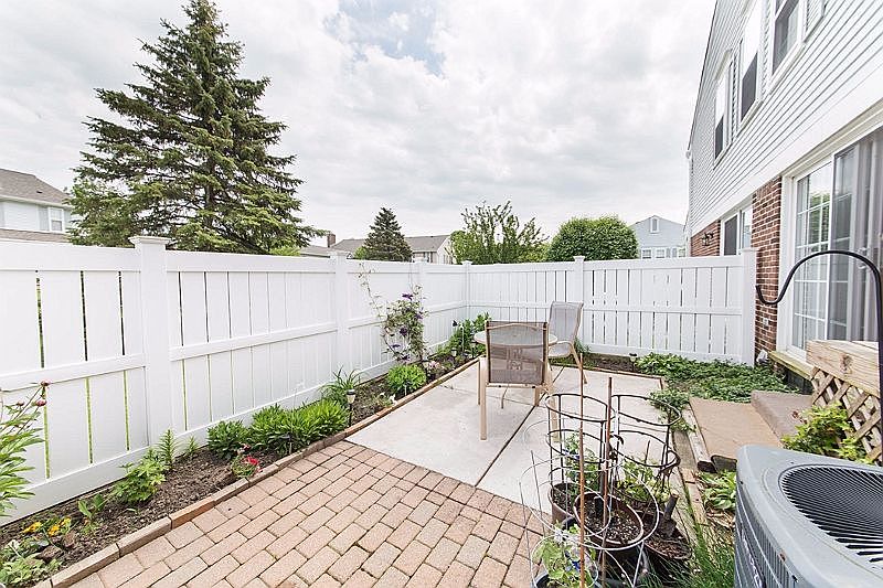 1st image of 42144 Roscommon Dr #281