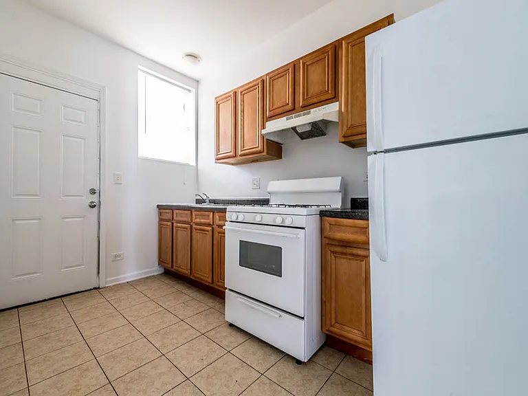 447 N Austin Blvd — Photo 28