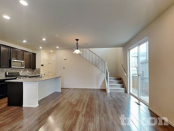 3rd image of 21895 E Radcliff Cir
