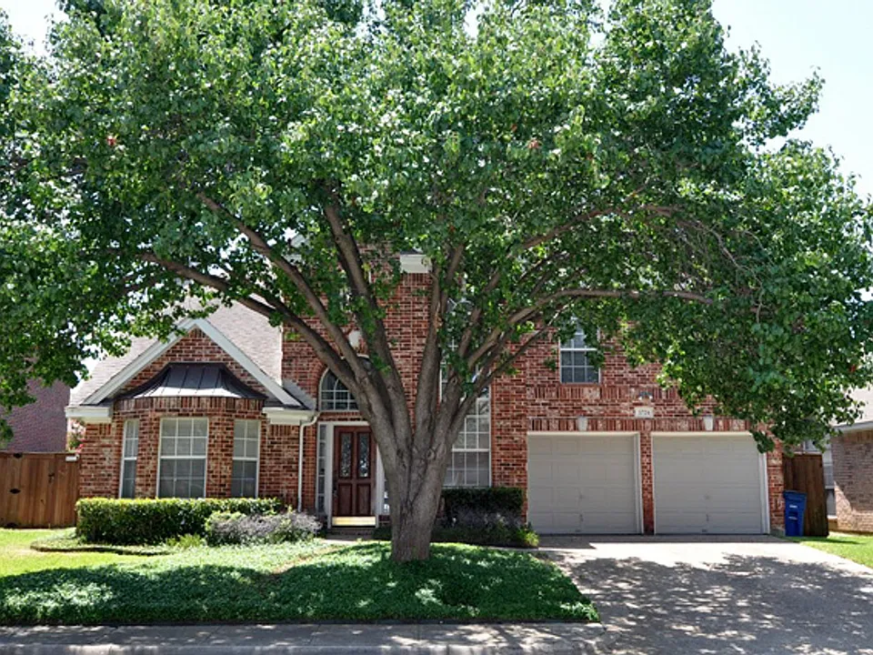 3724 Woodshadow Ln