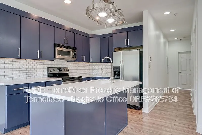 760 Wedgewood Park #305