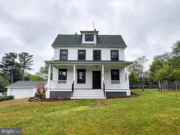 3rd image of 22310 Dickerson Rd