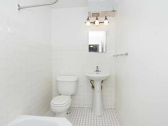 5th image of 729 8th Ave SE #7e451435f