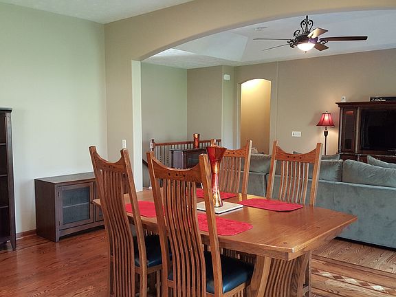 4th image of 5906 S 165th St