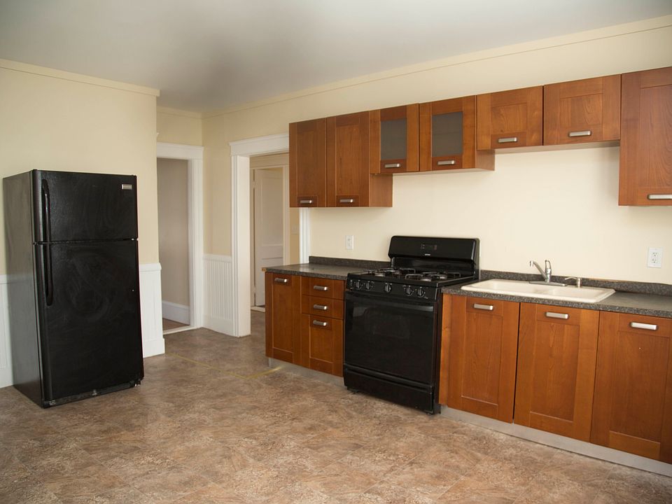 1st image of 3 Linwood Ave #6