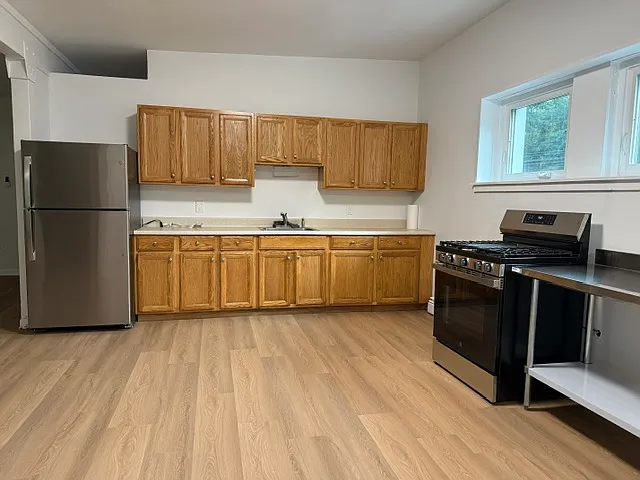 3 bed, 1700 sqft, $2,500 — Photo 2