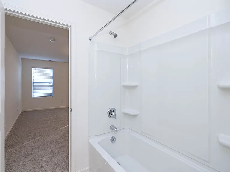 105 Luna Ln — Photo 28