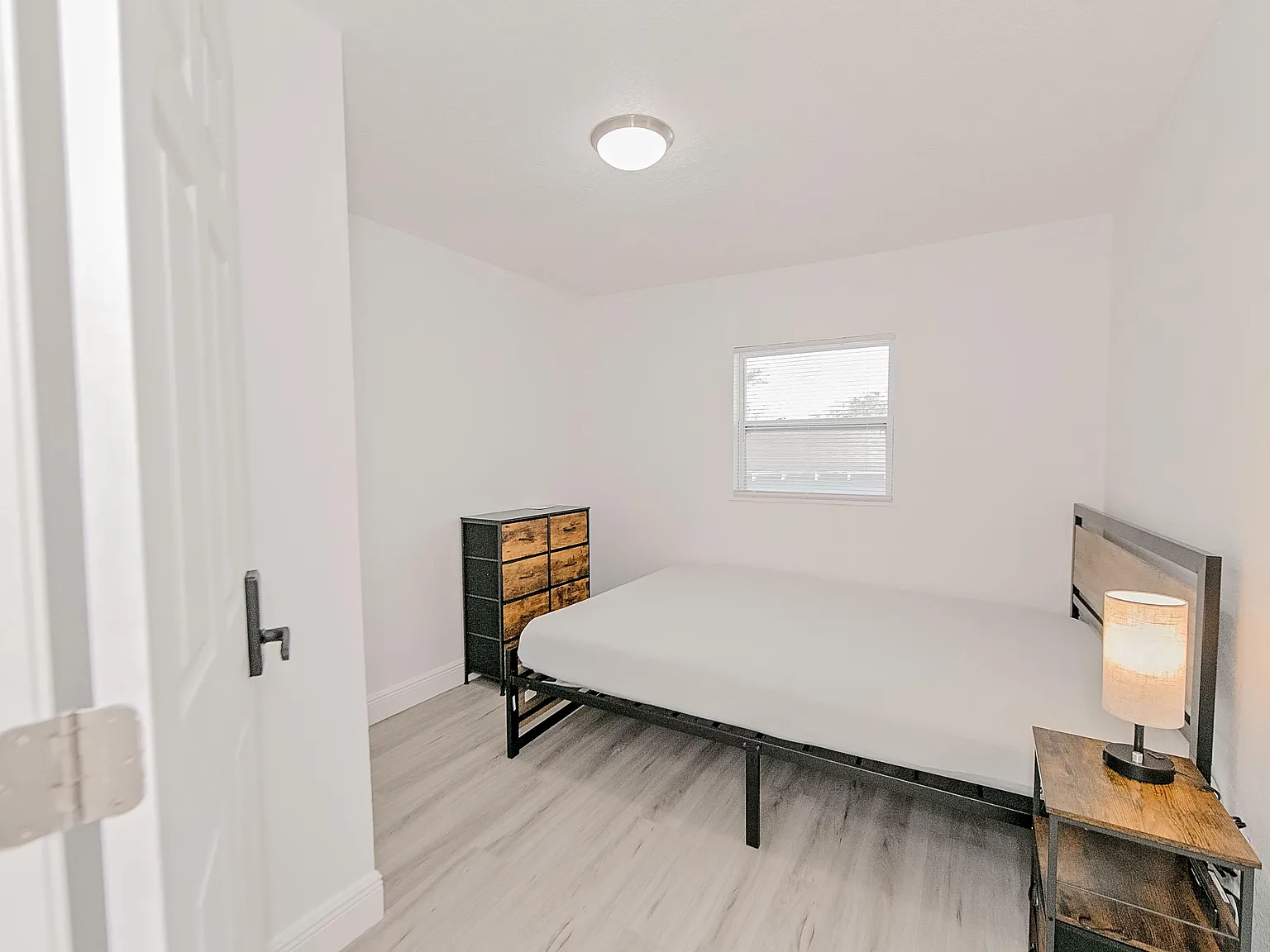 2 bed, 1.0 bath, 600 sqft, $1,027 — Photo 1