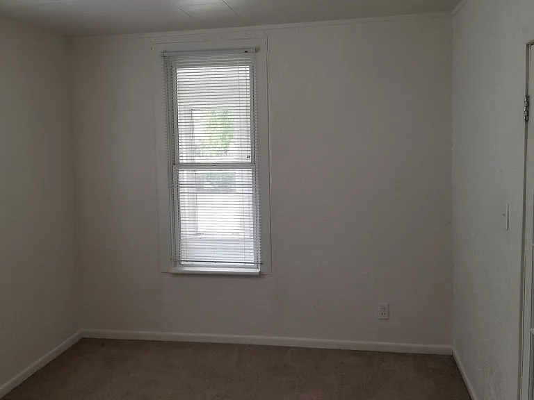 826 W Elsie St — Photo 11