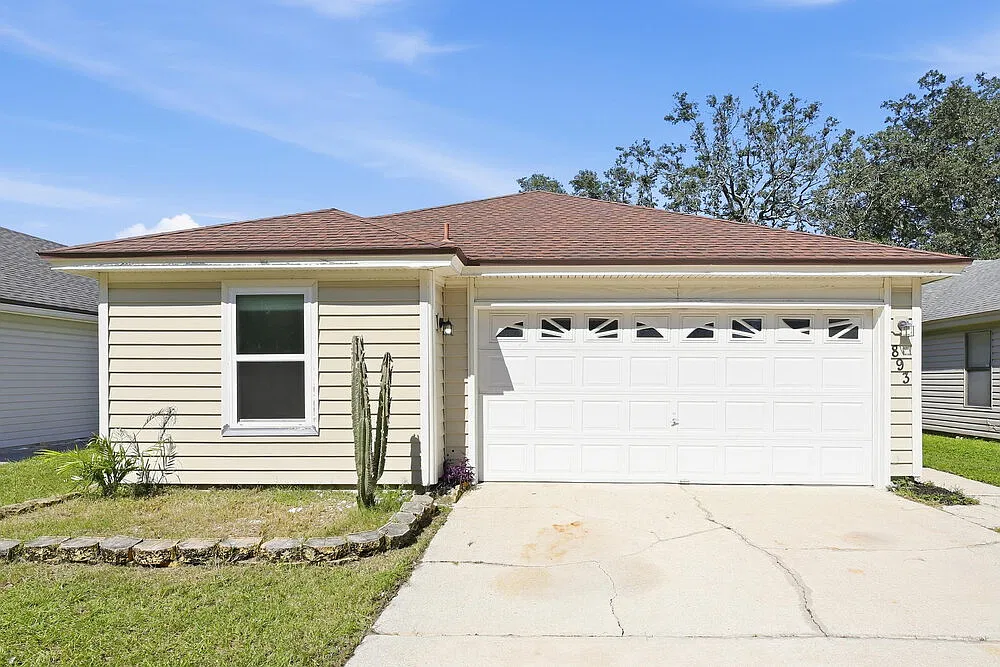 4 bed, 2.0 bath, 1502 sqft, $2,130 — Photo 1
