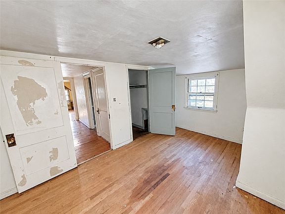 15th image of 308 W Hudson Ave
