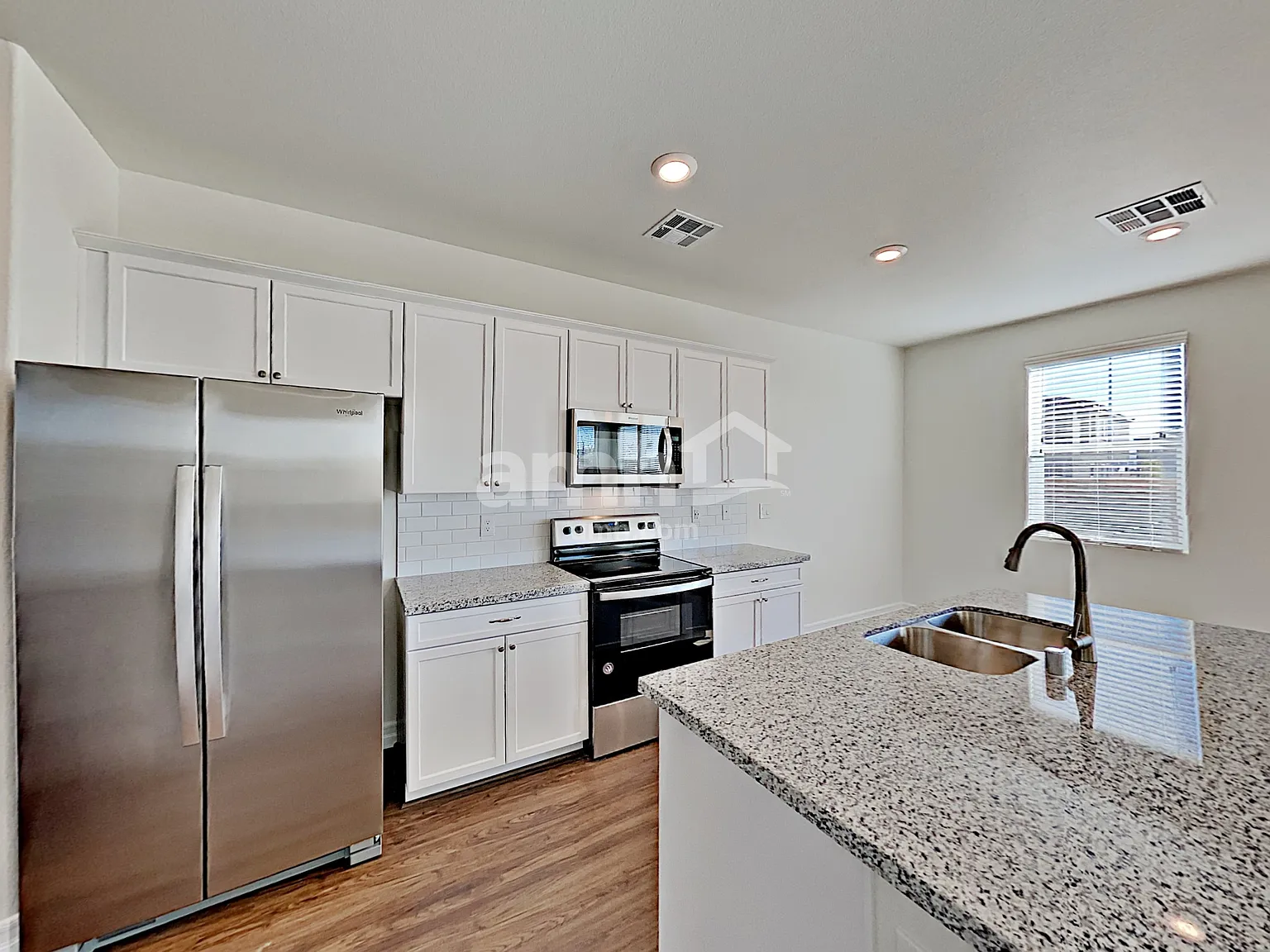 4 bed, 3.0 bath, 2213 sqft, $2,620 — Photo 4