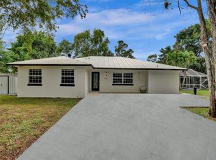 9394 Rodeo Dr, Lake Worth, FL 33467