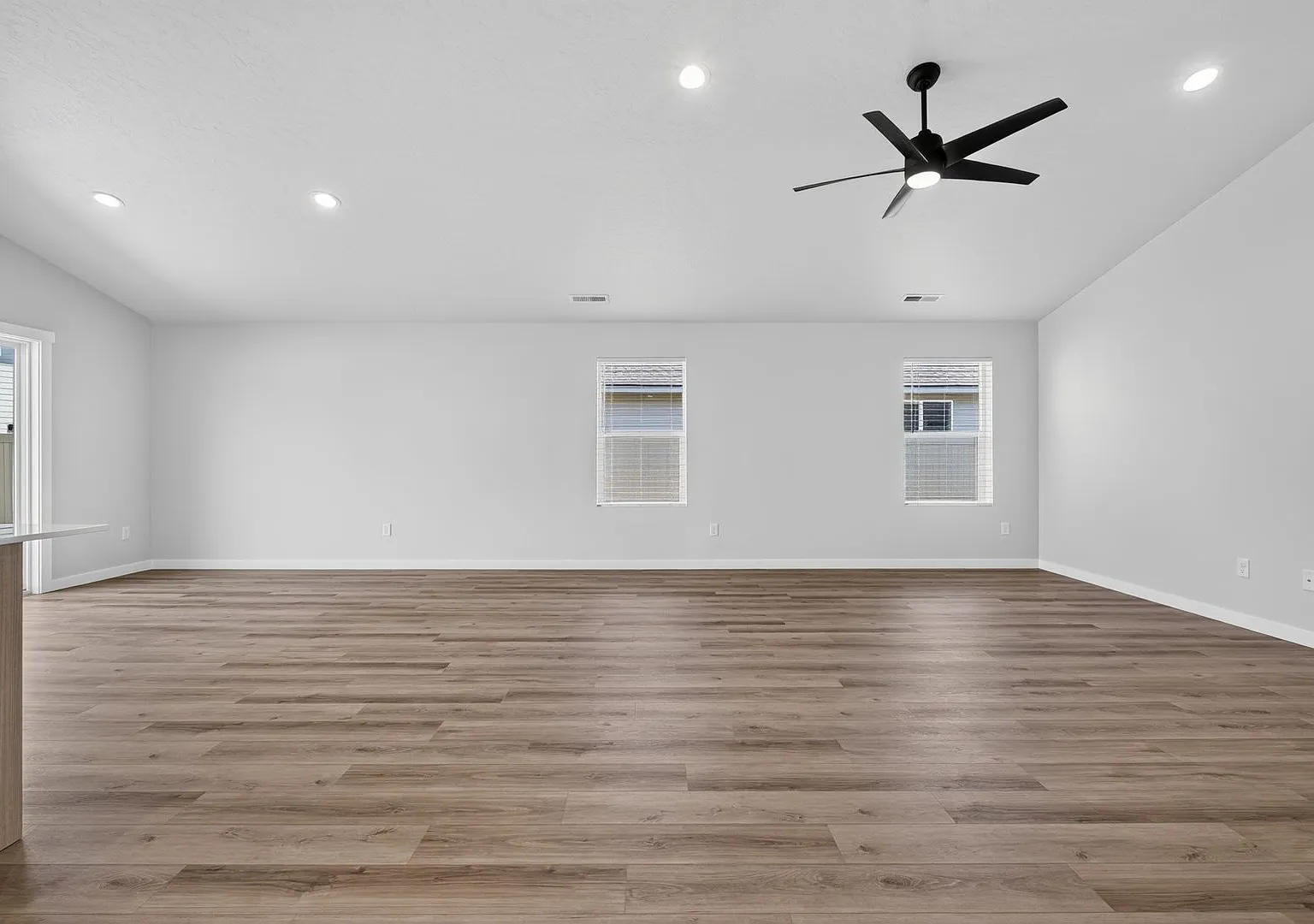 Brand New 4bd/2ba Single Level Nampa Home w/3-Car Garage — Photo 4
