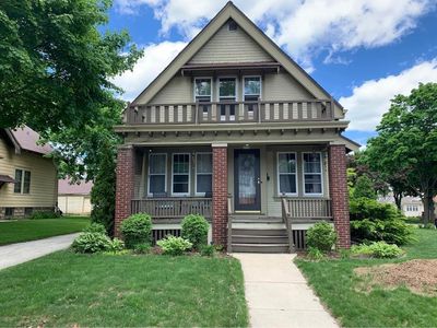 6904 West Lloyd STREET, Wauwatosa, WI, 53213