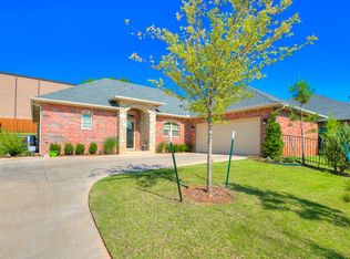10264 Hawthorn Dr, Oklahoma City, OK 73120