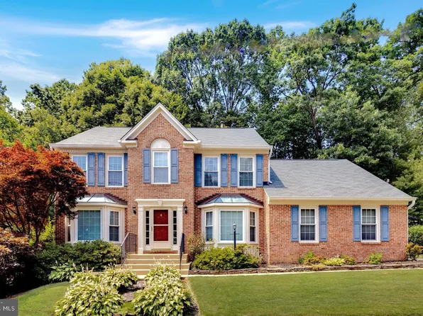 8536 Hooes Rd, Springfield, VA 22153