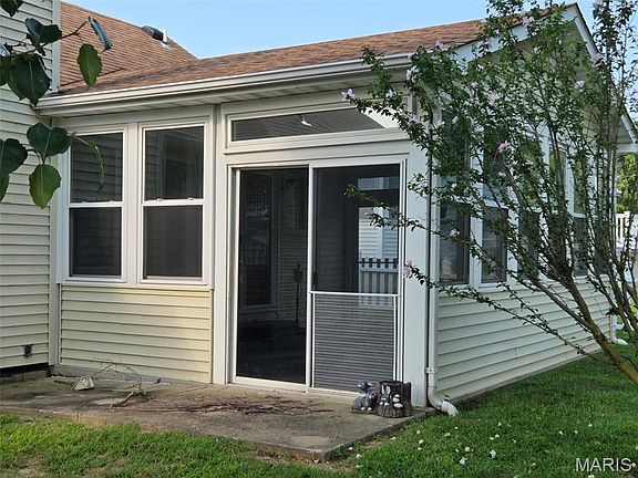 5th image of 207 Sassafras Parc Dr