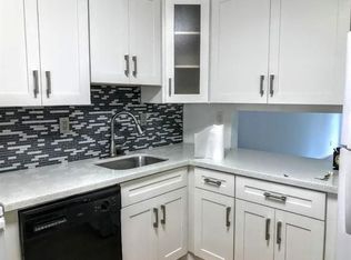 5545 Lakewood Cir N APT 422, Margate, FL 33063
