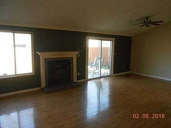 4th image of 475 Michael Irvin Dr