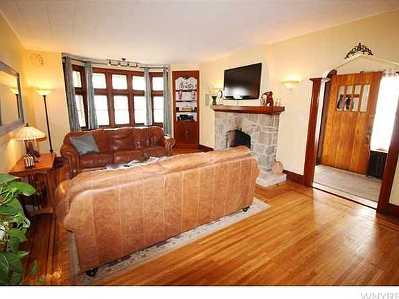 3rd image of 336 Berryman Dr