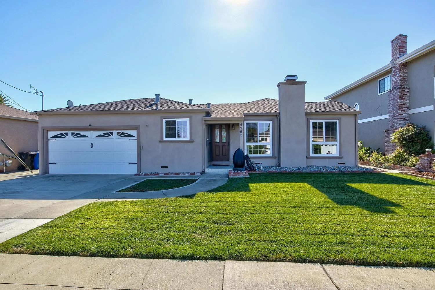 4762 Driftwood Dr photo 1