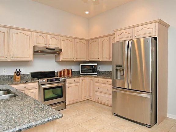 5th image of 2105 Lakebreeze Way