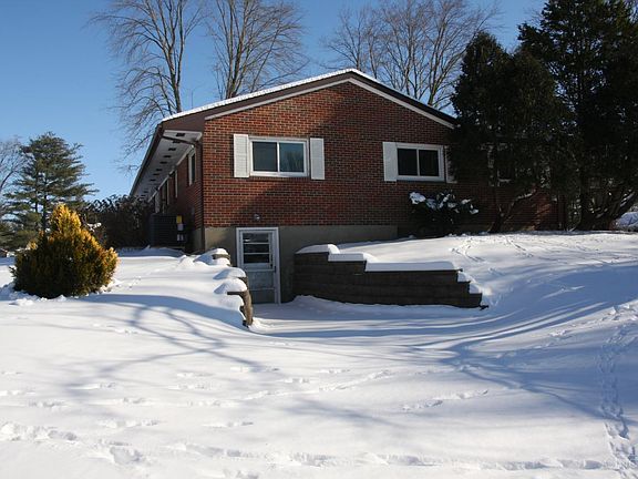 3rd image of 488 Adams Rd