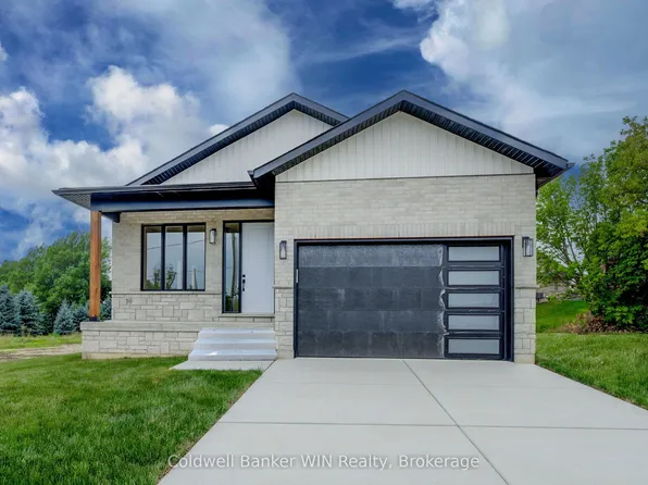 647 Martin St, Wellington North, ON N0G 2L3
