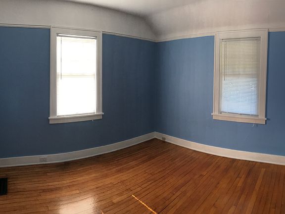 4th image of 113 E 24th St