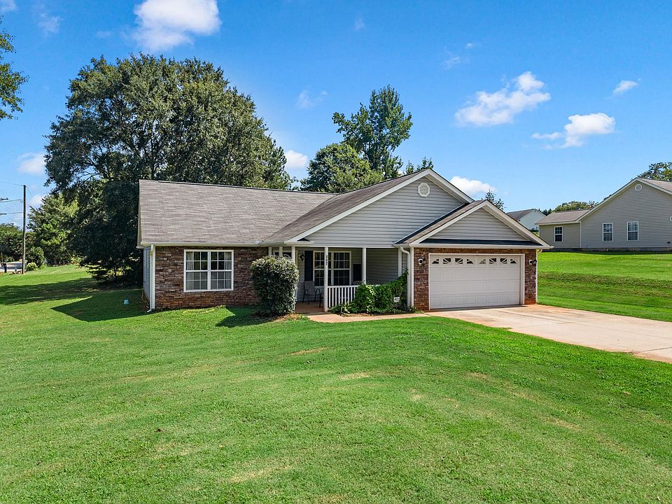 1st image of 207 Gibbs Rd