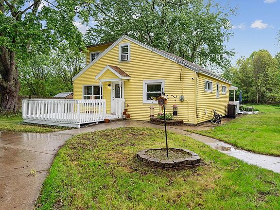 4th image of 2179 32nd St SE