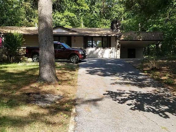 2nd image of 131 E Lakeshore Dr
